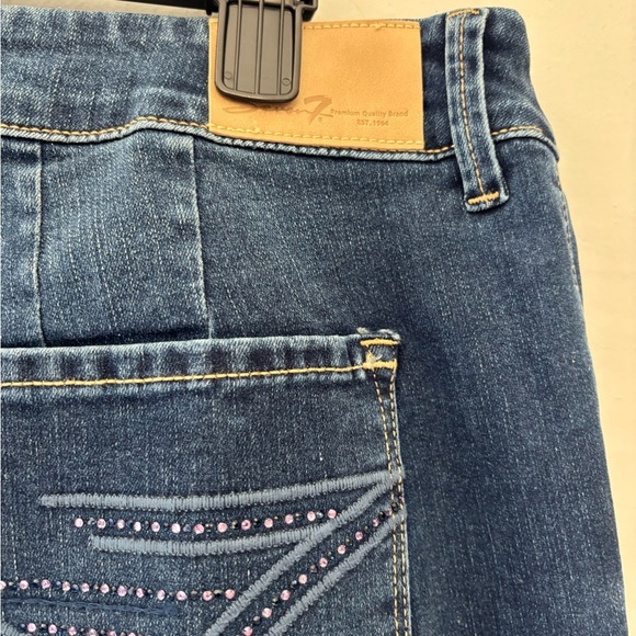 7 Seven Pull On Weekend Capri NWT Size 20 - Picture 5 of 6